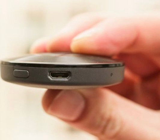 نمای پورت میکرو برای تامین برق دانگل کروم کست