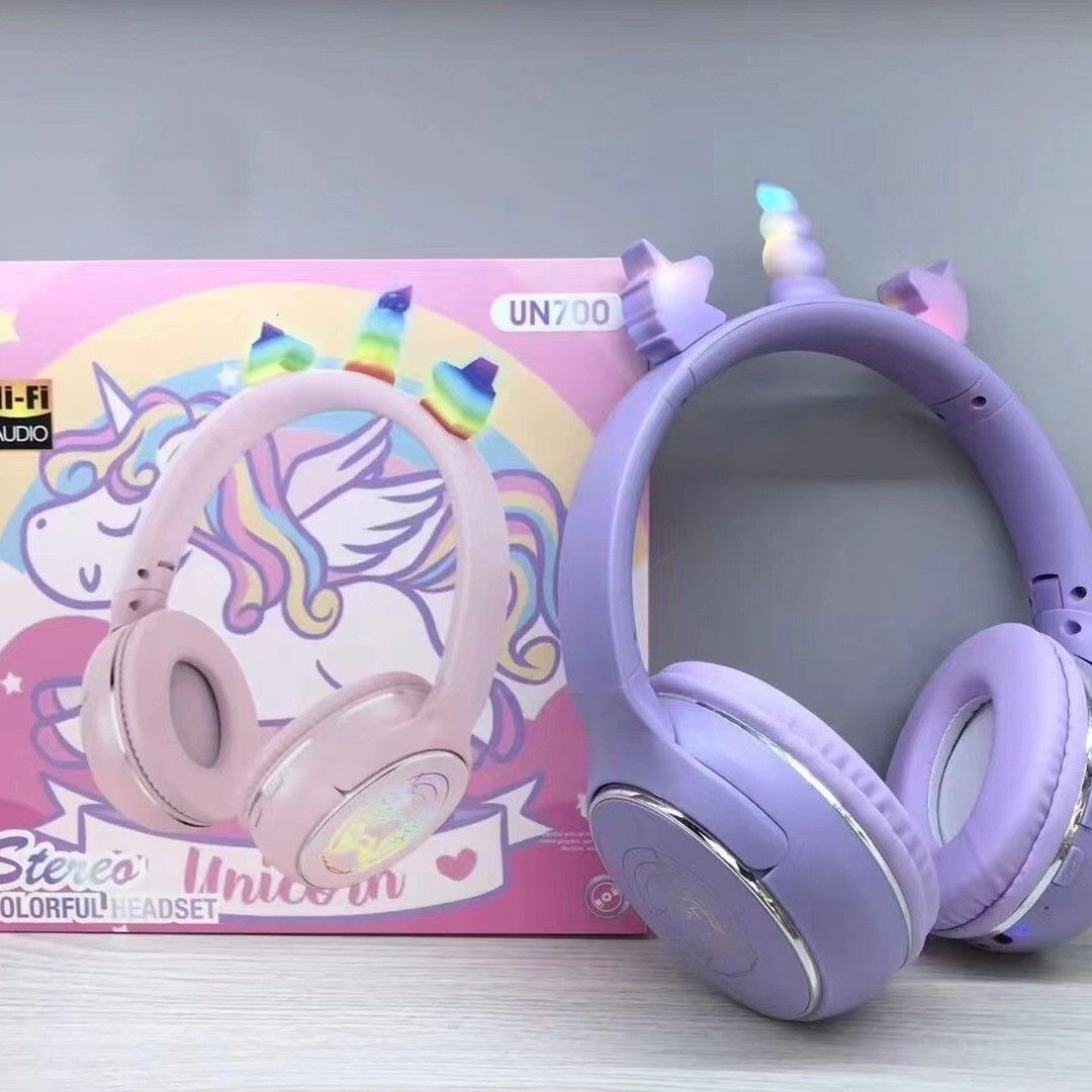 تصویر هدفن بلوتوثی مخصوص بچه‌ها با طراحی عروسکی و چراغ‌دار مناسب پیش‌دبستانی‌ها و مهدکودک