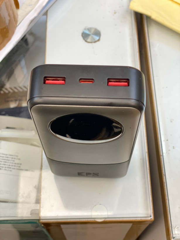 عکس پاوربانک فست شارژ KPS KPG-202 بادو خروجی USB و Type-C